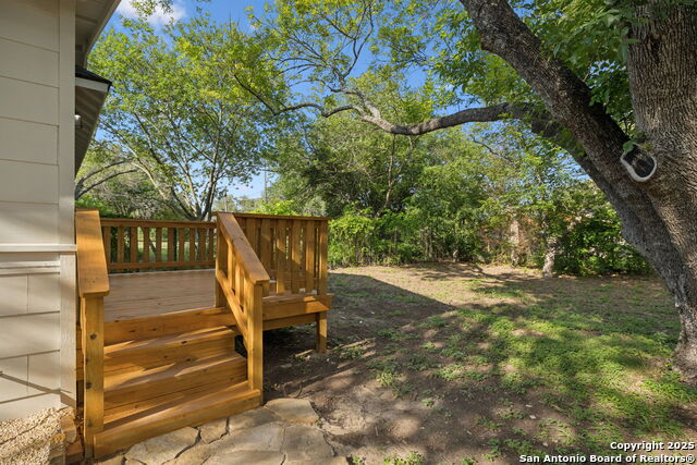 Listing photo id 27 for 233 May Street
