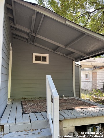 Image 10 of 11 For 1023 Cherry St N