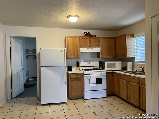 Image 4 of 11 For 1023 Cherry St N
