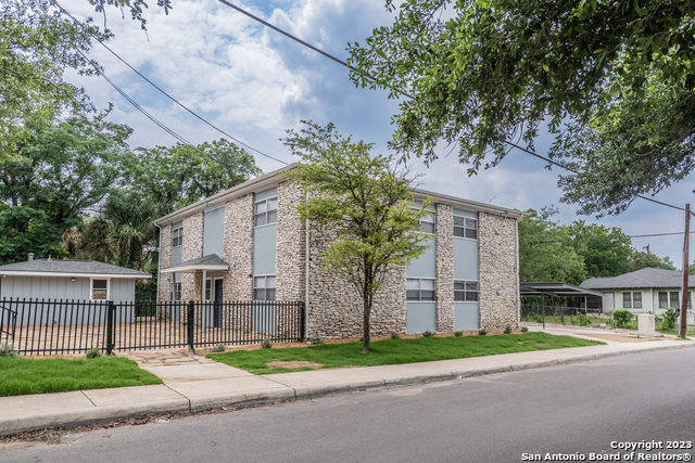 Details for 423 Dewey Pl E 4, San Antonio, TX 78212