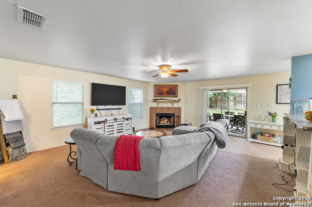 Listing photo id 9 for 6743 Spearwood