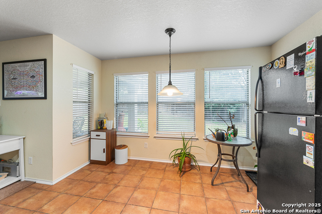 Listing photo id 14 for 6743 Spearwood
