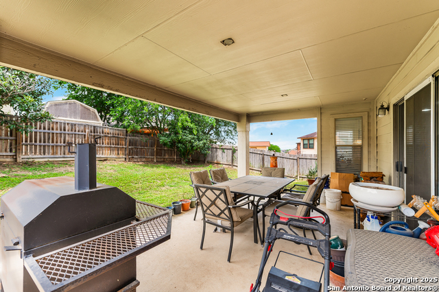 Listing photo id 16 for 6743 Spearwood