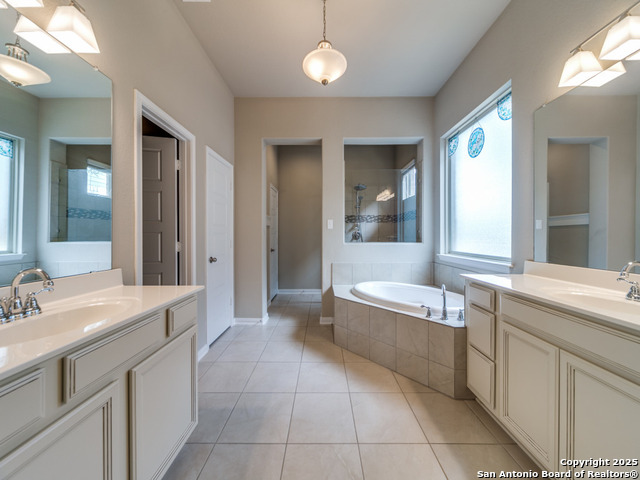Listing photo id 13 for 306 Woods Of Boerne