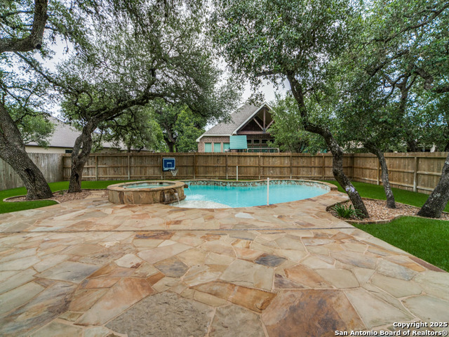 Listing photo id 20 for 306 Woods Of Boerne