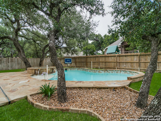 Listing photo id 21 for 306 Woods Of Boerne