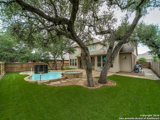 Listing photo id 23 for 306 Woods Of Boerne