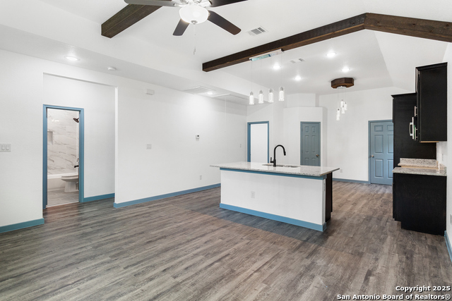 Listing photo id 2 for 241 Hawthorne