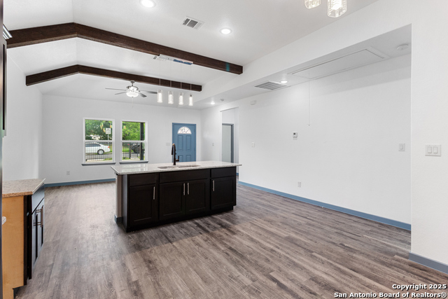 Listing photo id 6 for 241 Hawthorne