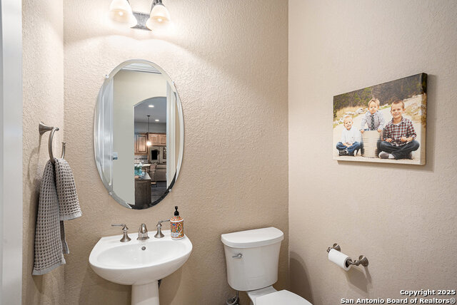 Listing photo id 16 for 2715 Sonata Park