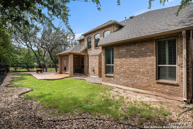 Listing photo id 36 for 2715 Sonata Park