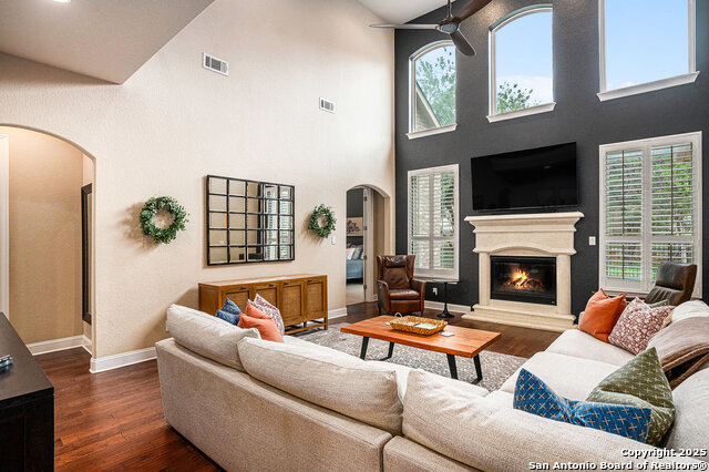 Listing photo id 2 for 2715 Sonata Park