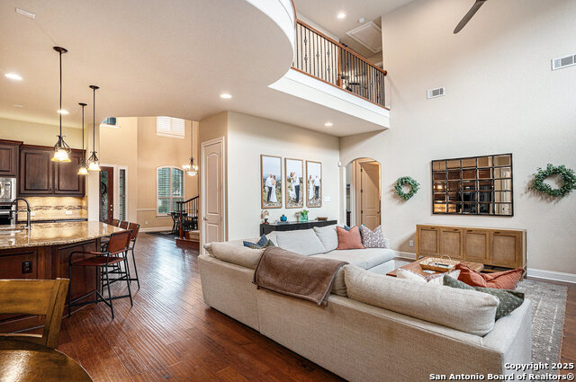 Listing photo id 6 for 2715 Sonata Park