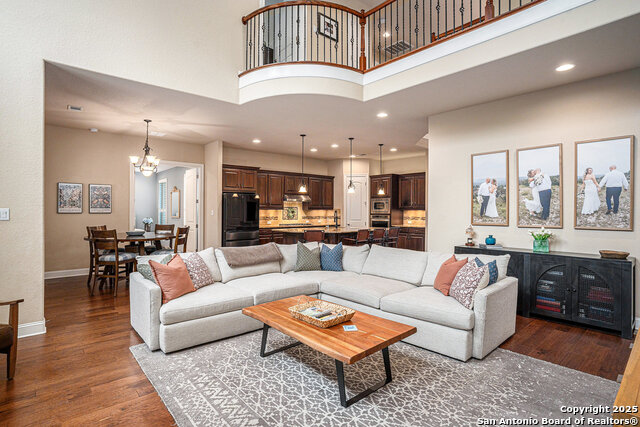 Listing photo id 7 for 2715 Sonata Park