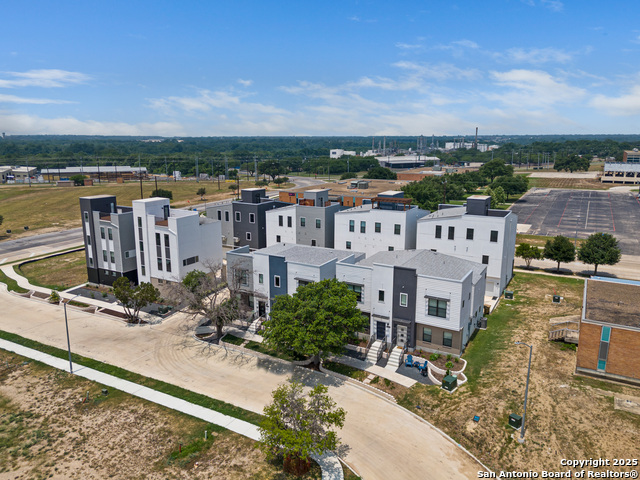 Listing photo id 28 for 7924 Kennedy Hill