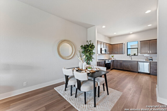 Listing photo id 6 for 7924 Kennedy Hill