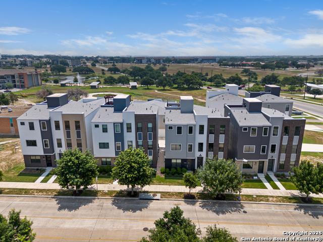 Listing photo id 21 for 7940 Kennedy Hl Unit 7
