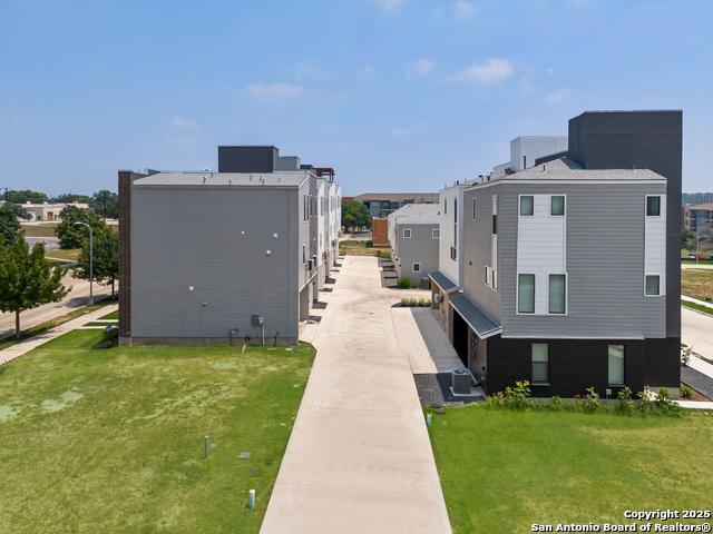 Listing photo id 24 for 7940 Kennedy Hl Unit 7