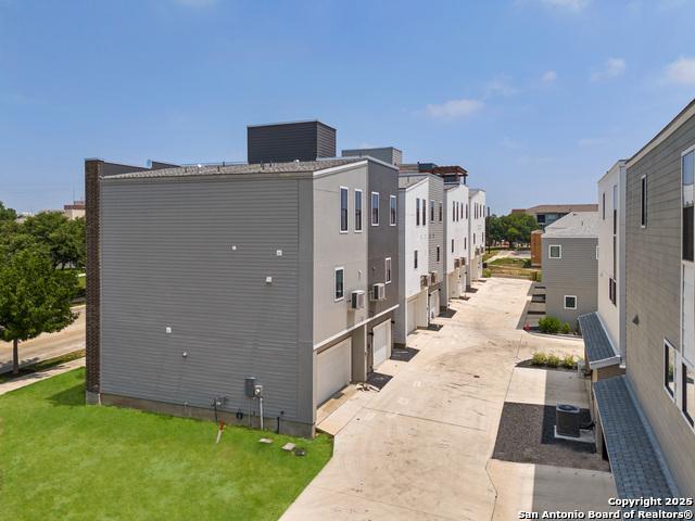 Listing photo id 25 for 7940 Kennedy Hl Unit 7