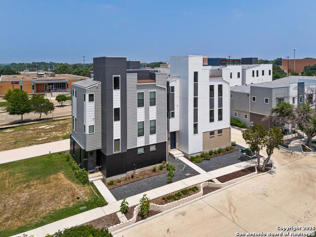Listing photo id 26 for 7940 Kennedy Hl Unit 7