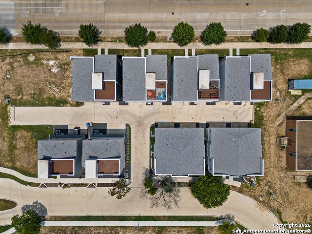 Listing photo id 30 for 7940 Kennedy Hl Unit 7