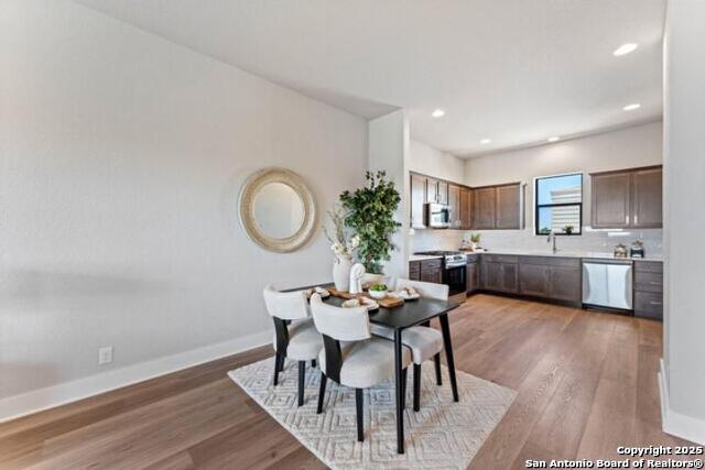 Listing photo id 6 for 7940 Kennedy Hl Unit 7