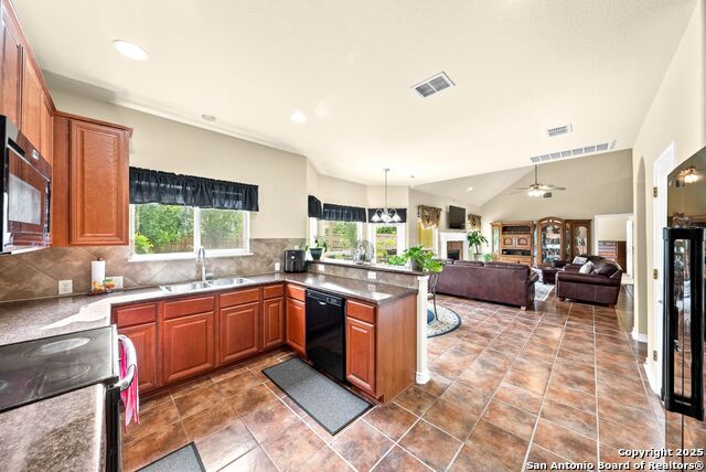 Listing photo id 12 for 3353 Joshs Way