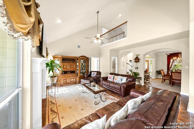 Listing photo id 6 for 3353 Joshs Way