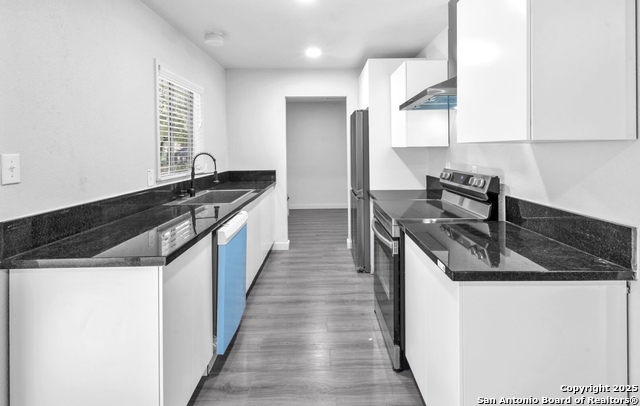 Listing photo id 4 for 7630 Sage Oak St