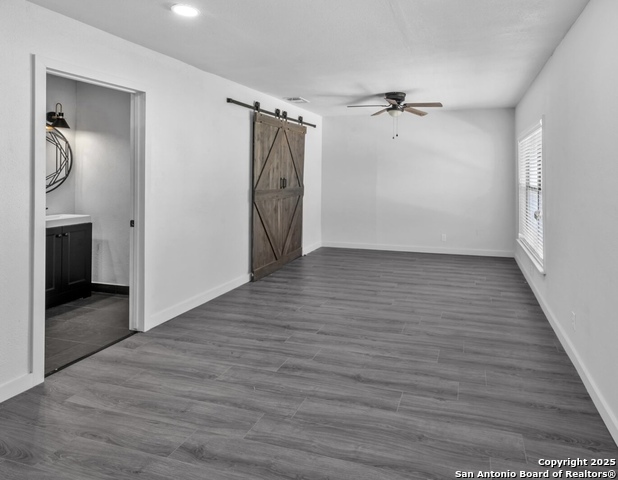 Listing photo id 5 for 7630 Sage Oak St
