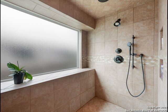 Listing photo id 10 for 5626 Timber Stream
