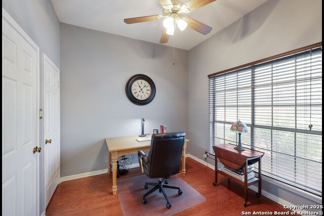 Listing photo id 12 for 5626 Timber Stream