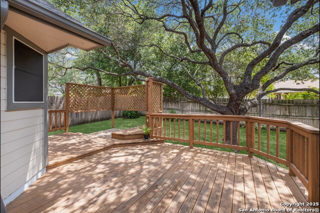Listing photo id 16 for 5626 Timber Stream