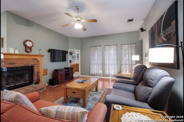 Listing photo id 1 for 5626 Timber Stream