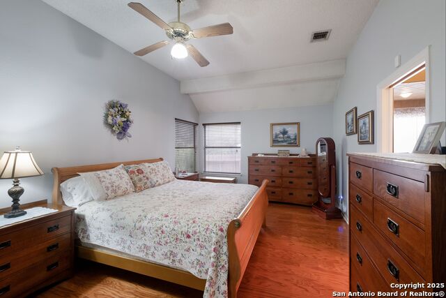 Listing photo id 6 for 5626 Timber Stream