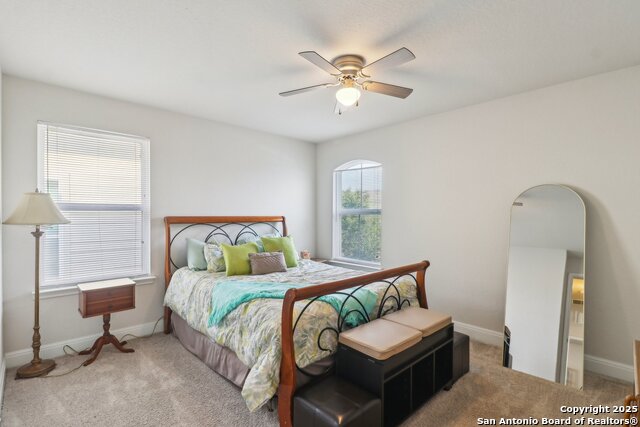 Listing photo id 12 for 5903 Carriage Cape