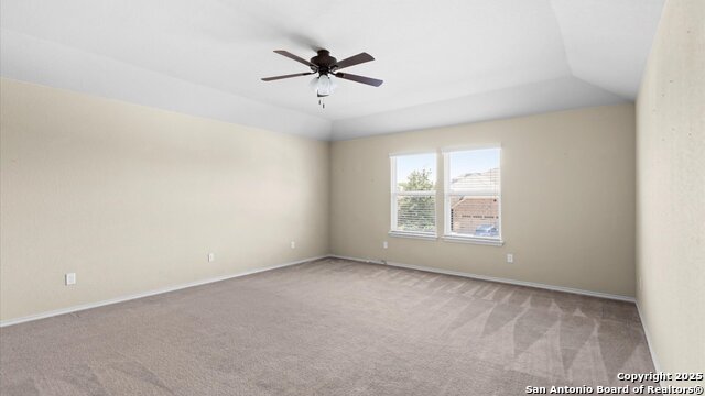 Listing photo id 26 for 647 Ridgeglen