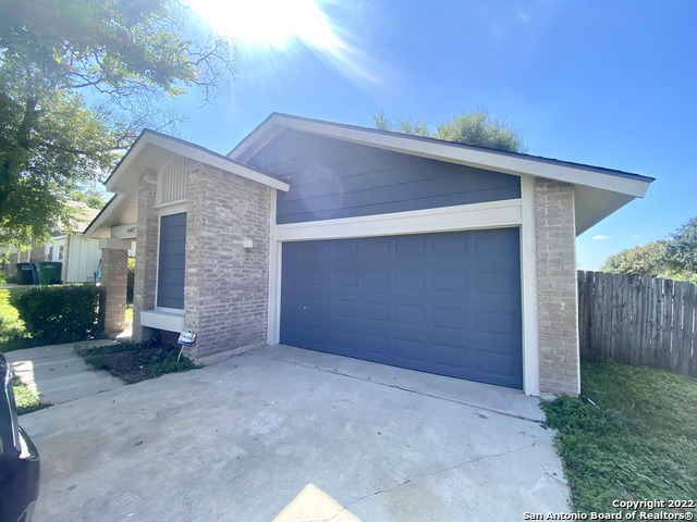 Image 16 of 22 For 16427 Oak Rock St