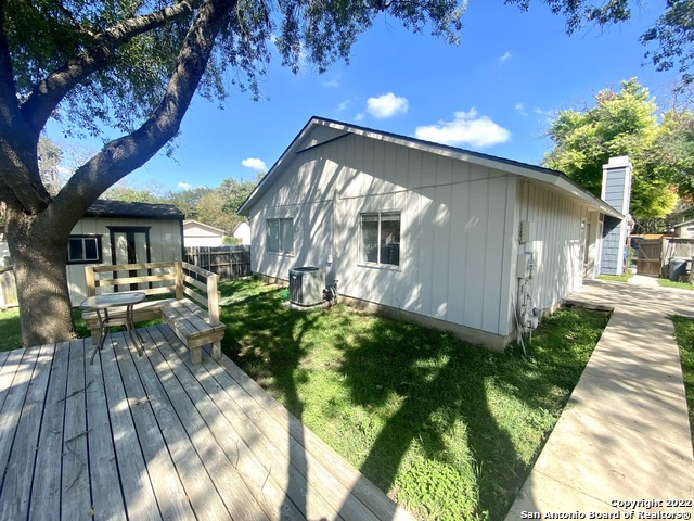 Image 20 of 22 For 16427 Oak Rock St