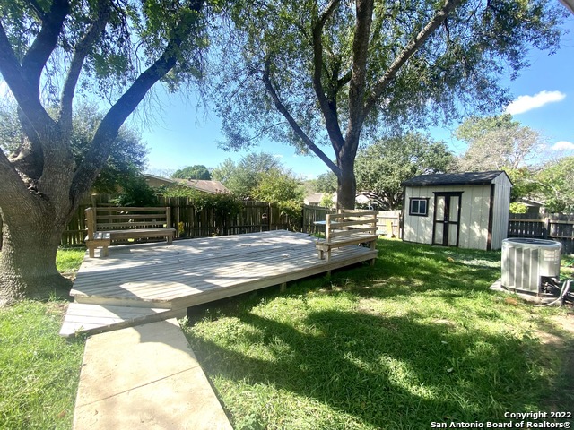 Image 3 of 22 For 16427 Oak Rock St