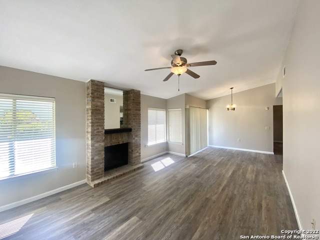 Image 4 of 22 For 16427 Oak Rock St