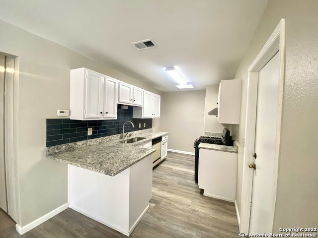 Image 6 of 22 For 16427 Oak Rock St