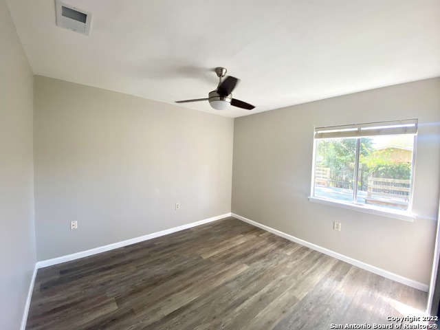 Image 7 of 22 For 16427 Oak Rock St