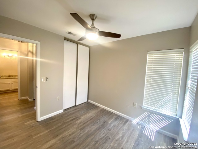 Image 8 of 22 For 16427 Oak Rock St