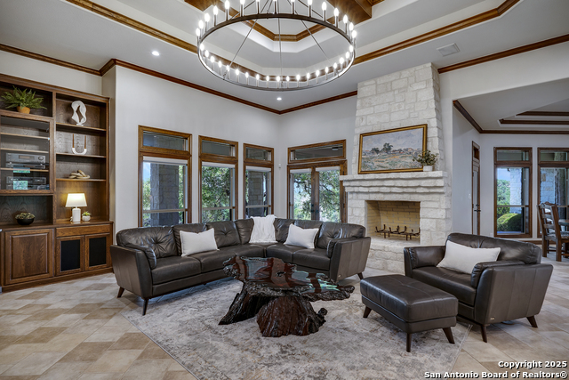 Listing photo id 9 for 112 Legend Hollow