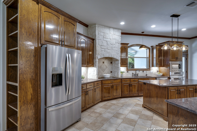 Listing photo id 17 for 112 Legend Hollow