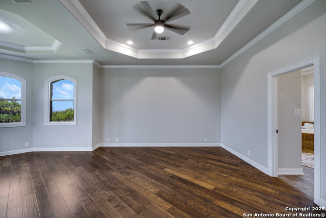 Listing photo id 27 for 112 Legend Hollow