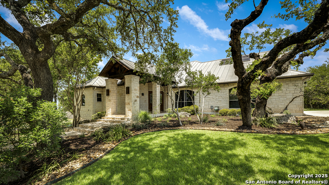 Listing photo id 1 for 112 Legend Hollow