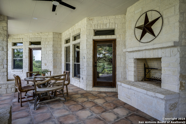 Listing photo id 39 for 112 Legend Hollow