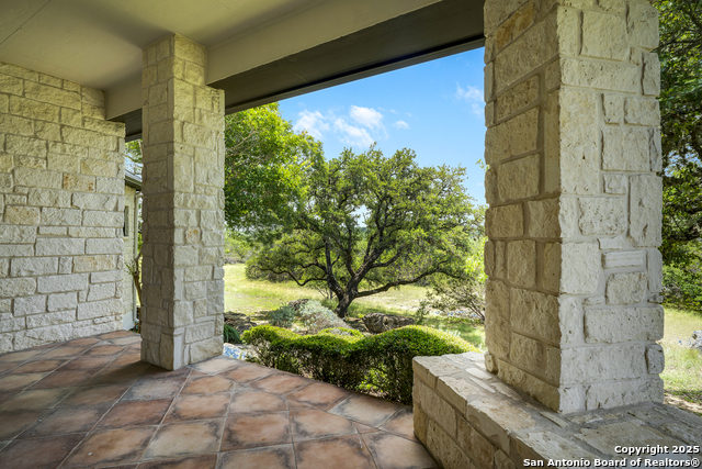 Listing photo id 42 for 112 Legend Hollow
